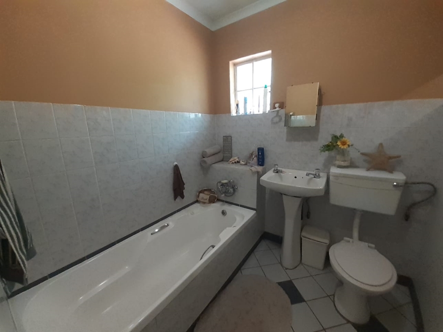 4 Bedroom Property for Sale in Vaalpark Free State